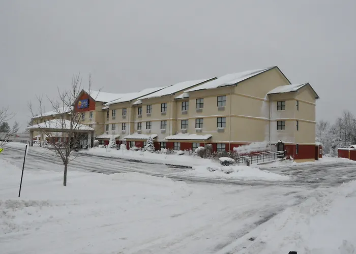 Comfort Inn & Suites Adj To Akwesasne Mohawk CasinoCasino Hotel